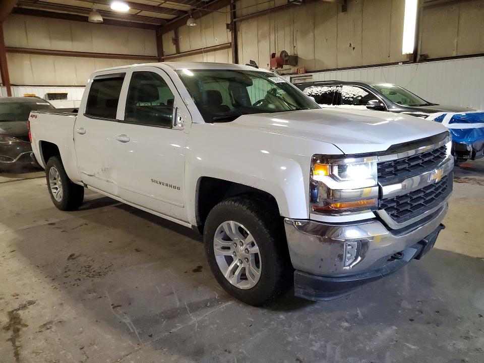 Photo 4 from auction – 2018 CHEVROLET SILVERADO with VIN 3GCUKREC8JG553284