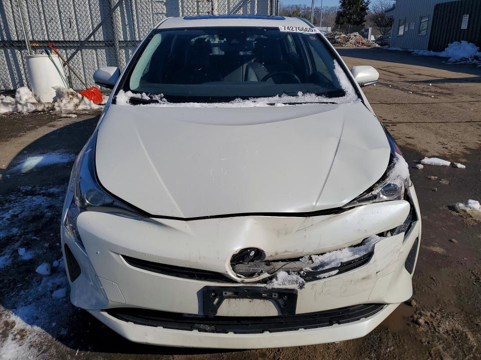Photo 5 from auction – 2016 TOYOTA PRIUS with VIN JTDKARFU5G3016451