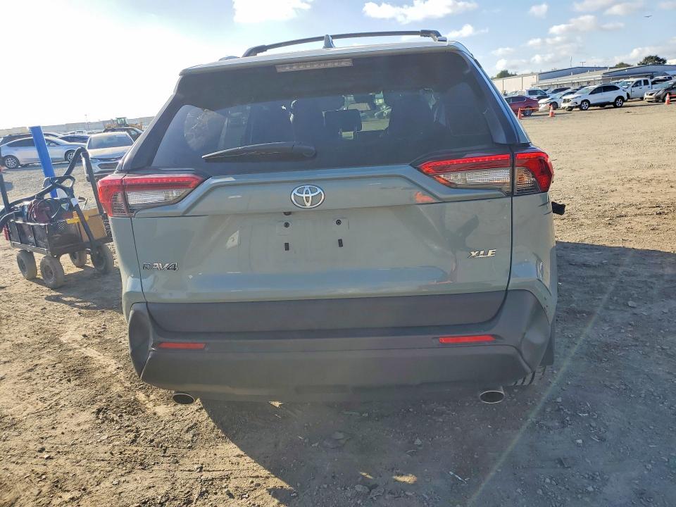Photo 6 from auction – 2023 TOYOTA RAV4 with VIN 2T3C1RFV4PW281985
