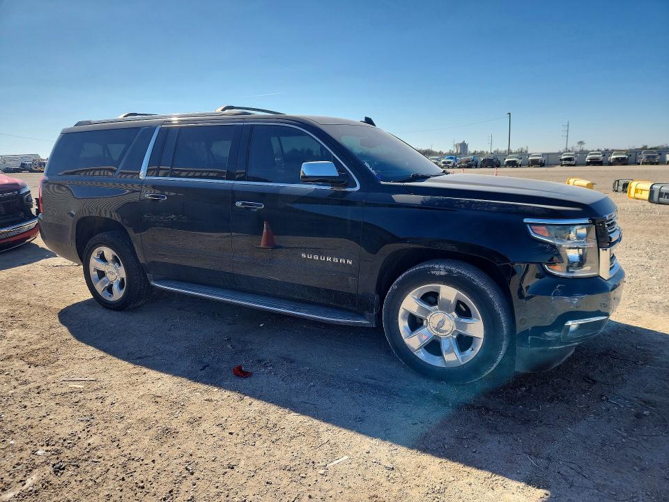 Photo 4 from auction – 2017 CHEVROLET SUBURBAN with VIN 1GNSKJKC0HR282171