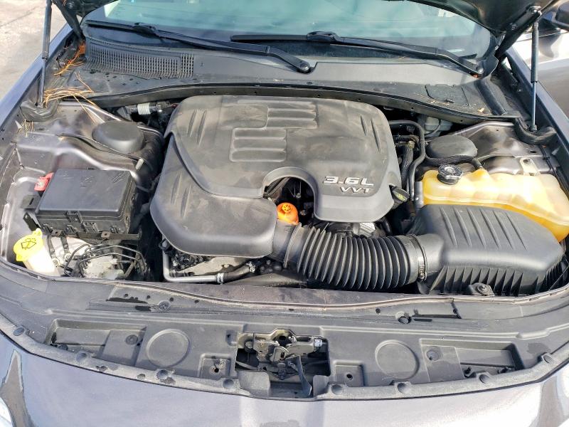 Photo 11 from auction – 2015 CHRYSLER 300 with VIN 2C3CCAAG9FH931840