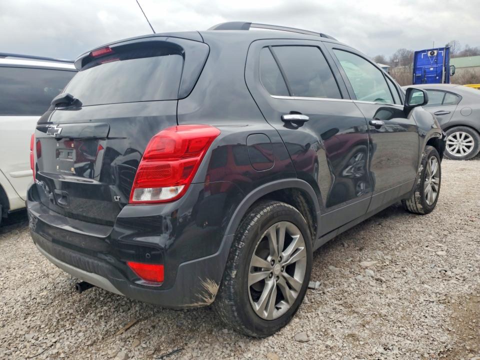 Photo 3 from auction – 2019 CHEVROLET TRAX 1LT with VIN 3GNCJPSB0KL328873