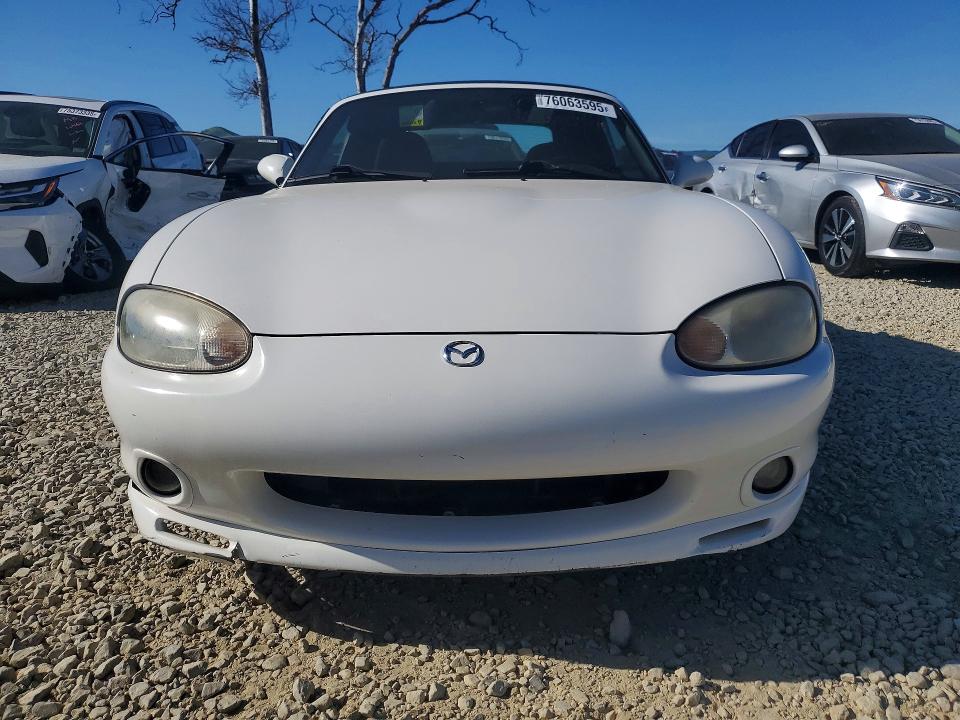 Photo 5 from auction – 1999 MAZDA MX-5 MIATA with VIN JM1NB3530X0113851