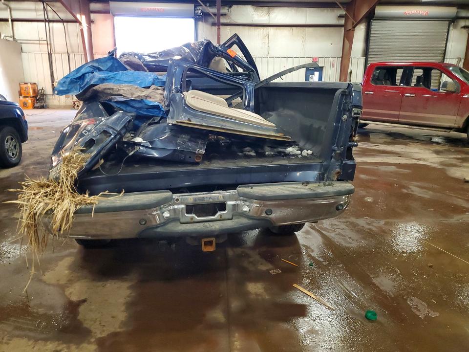Photo 6 from auction – 2004 FORD F250 with VIN 1FTNW21P24ED55739