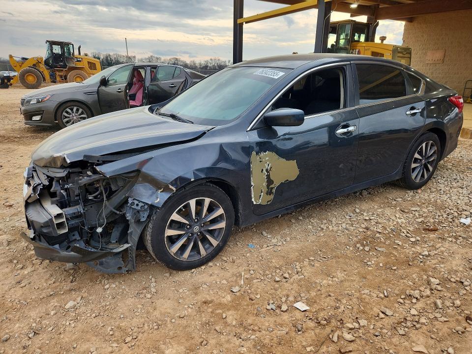 NISSAN ALTIMA 2017 with VIN 1N4AL3AP5HC157757 - Photo from auction