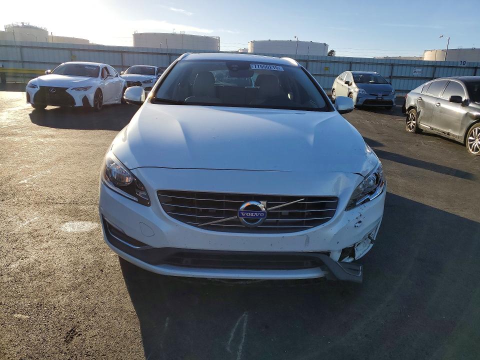 Photo 5 from auction – 2015 VOLVO V60 PREMIE with VIN YV140MEK2F1270122