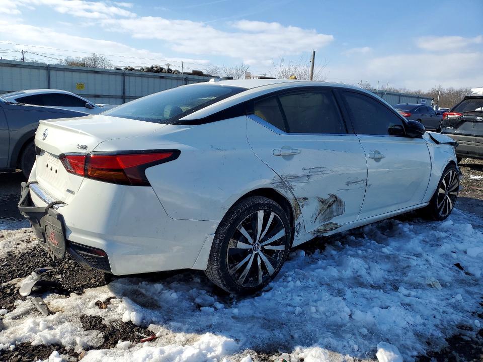 Photo 3 from auction – 2019 NISSAN ALTIMA with VIN 1N4BL4CW8KC219268