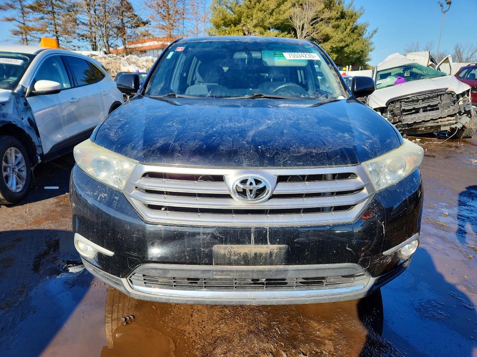 Photo 5 from auction – 2012 TOYOTA HIGHLANDER with VIN 5TDBK3EH2CS146713