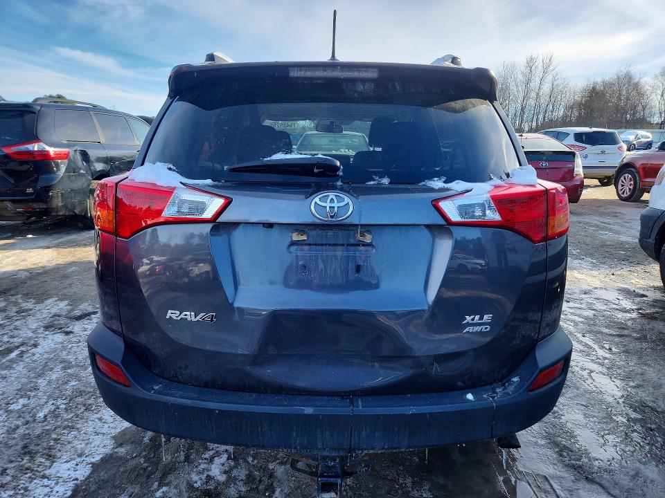 Photo 6 from auction – 2015 TOYOTA RAV4 with VIN JTMRFREV3FJ037822