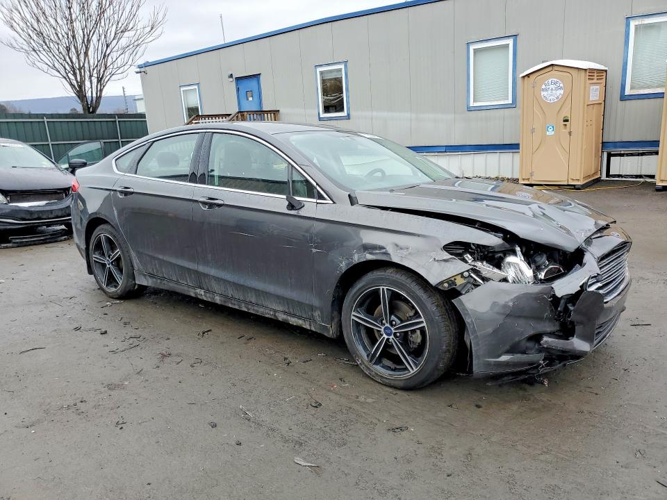 Photo 4 from auction – 2016 FORD FUSION with VIN 3FA6P0T99GR322863