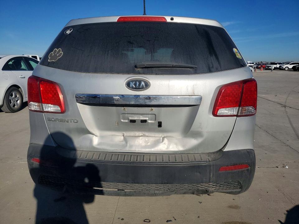Photo 6 from auction – 2013 KIA SORENTO with VIN 5XYKT3A13DG317716
