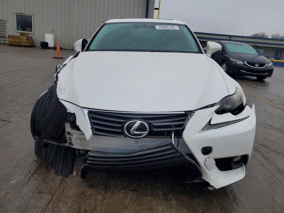Photo 5 from auction – 2016 LEXUS IS 200T with VIN JTHBA1D2XG5027628