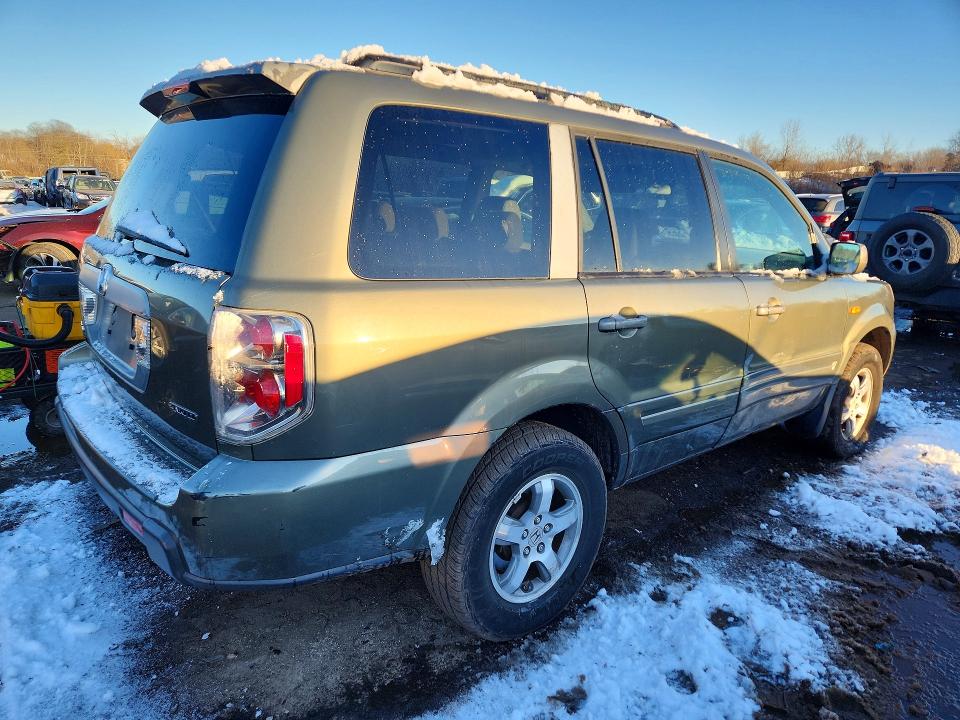 Photo 3 from auction – 2007 HONDA PILOT with VIN 2HKYF18447H511657