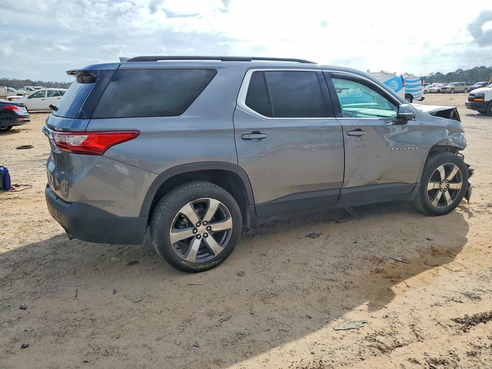 Photo 3 from auction – 2019 CHEVROLET TRAVERSE with VIN 1GNERHKW0KJ206855