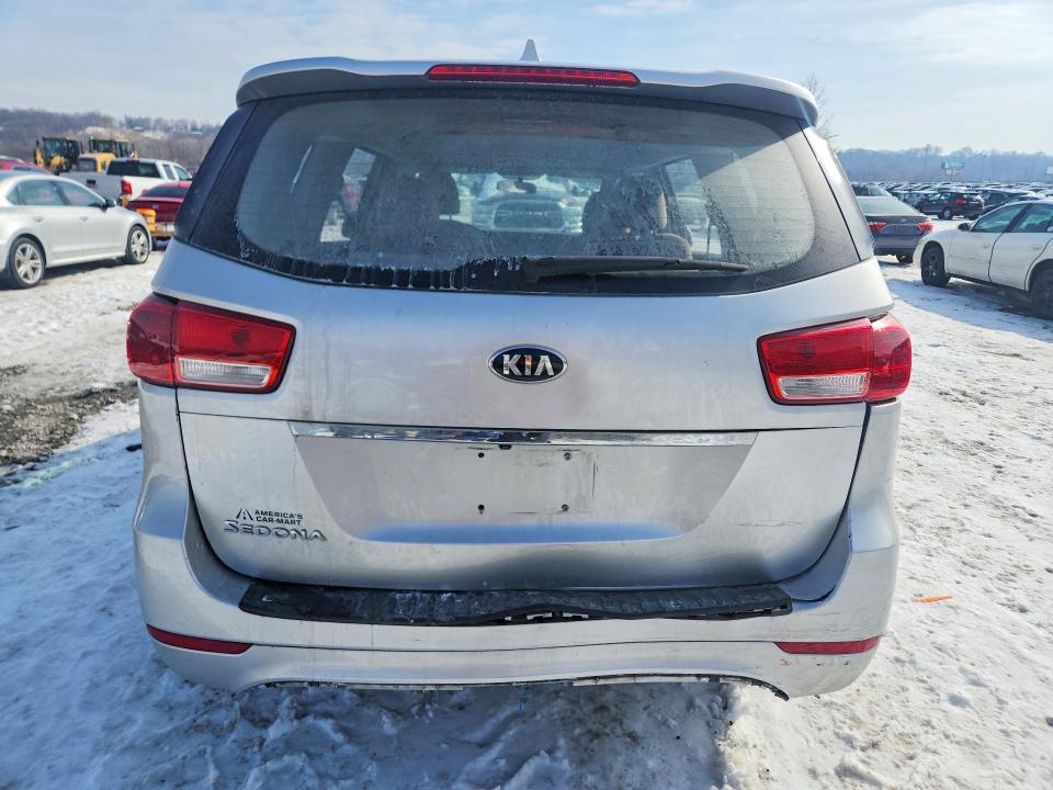 Photo 6 from auction – 2016 KIA SEDONA with VIN KNDMA5C13G6150059