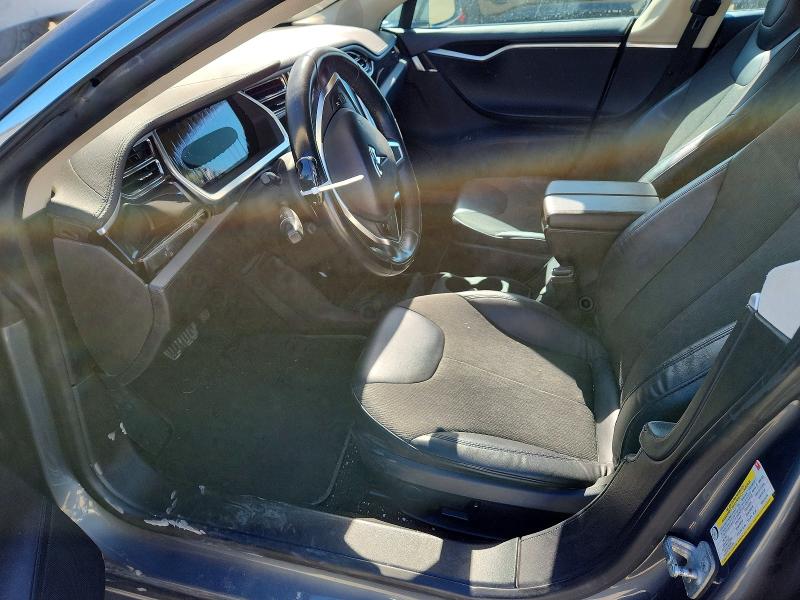 Photo 7 from auction – 2013 TESLA MODEL S with VIN 5YJSA1AG0DFP07498