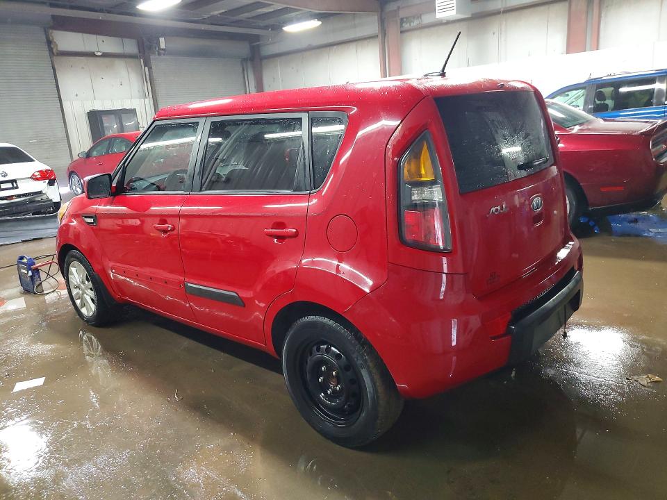 Photo 2 from auction – 2013 KIA SOUL with VIN KNDJT2A58D7504696