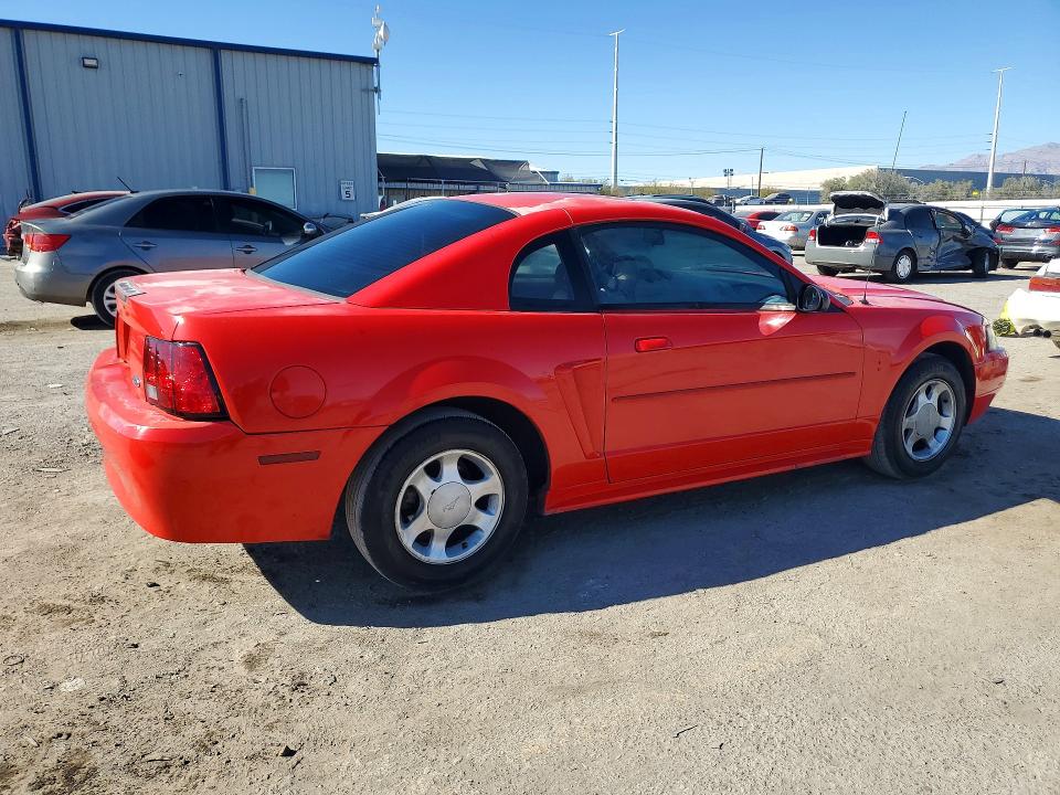 Photo 3 from auction – 2000 FORD MUSTANG with VIN 1FAFP4043YF257992