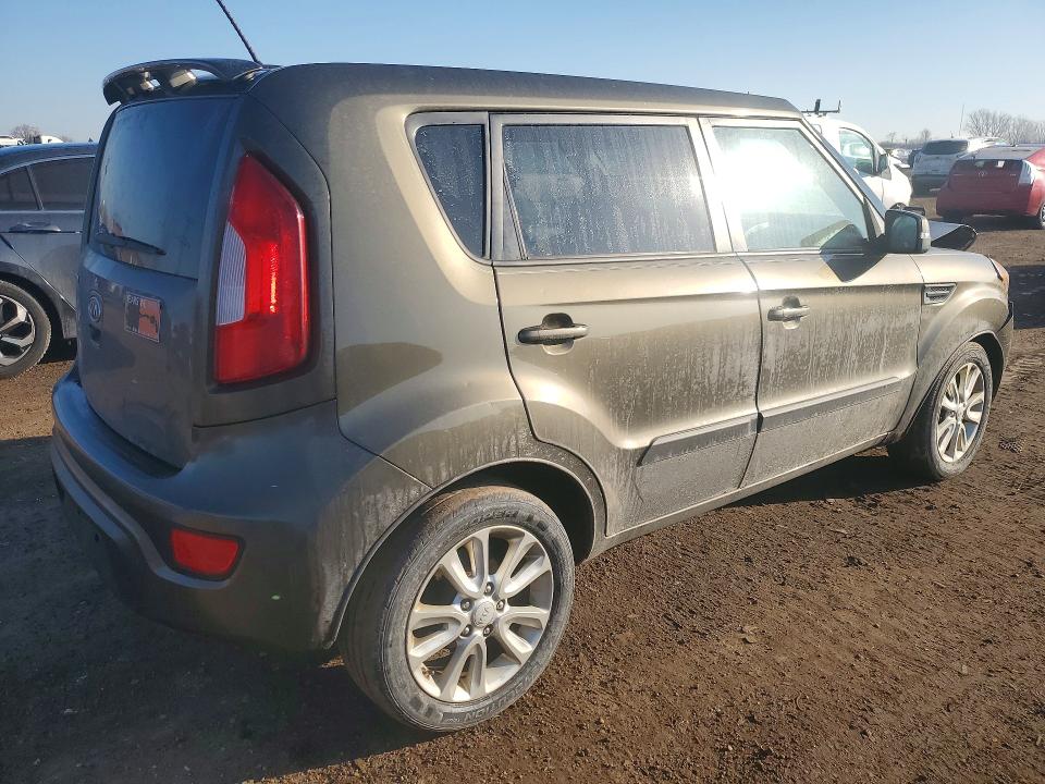 Photo 3 from auction – 2012 KIA SOUL with VIN KNDJT2A61C7404818