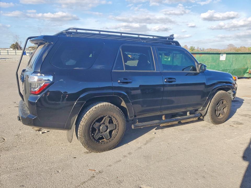 Photo 3 from auction – 2018 TOYOTA 4RUNNER with VIN JTEZU5JR8J5177949