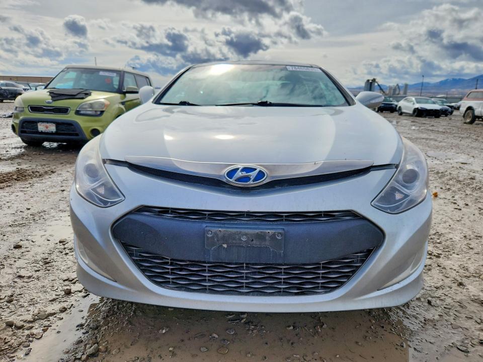 Photo 5 from auction – 2014 HYUNDAI SONATA with VIN KMHEC4A46EA103488
