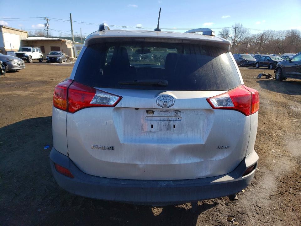 Foto 6 de la subasta – 2015 TOYOTA RAV4 LIMIT con VIN 2T3DFREV0FW376064
