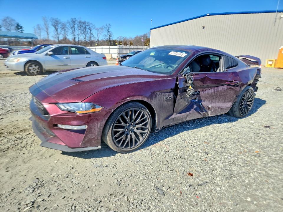FORD MUSTANG 2018 with VIN 1FA6P8CF7J5122949 - Photo from auction