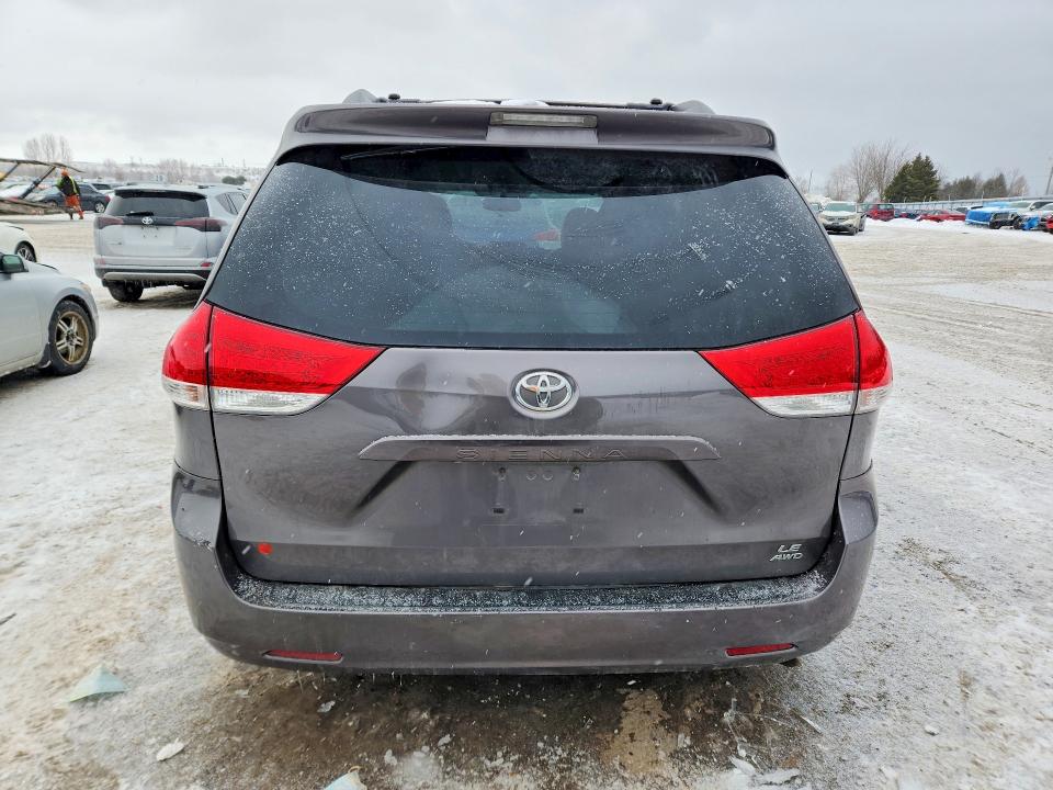 Photo 6 from auction – 2011 TOYOTA SIENNA with VIN 5TDJK3DC9BS021837