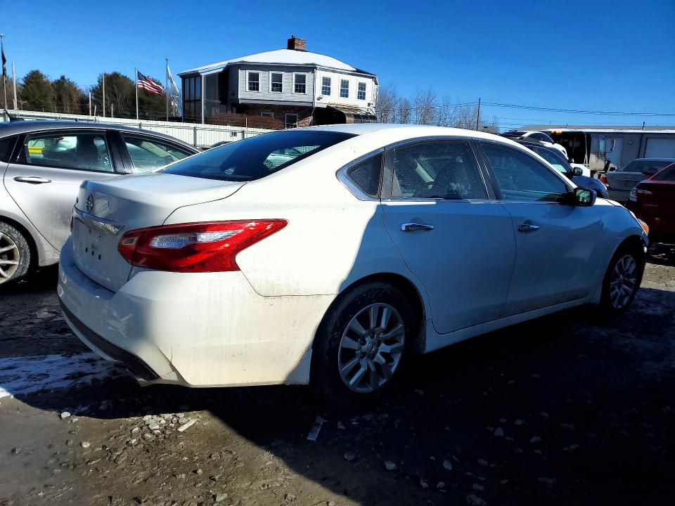 Foto 3 de la subasta – 2017 NISSAN ALTIMA con VIN 1N4AL3AP1HC476279