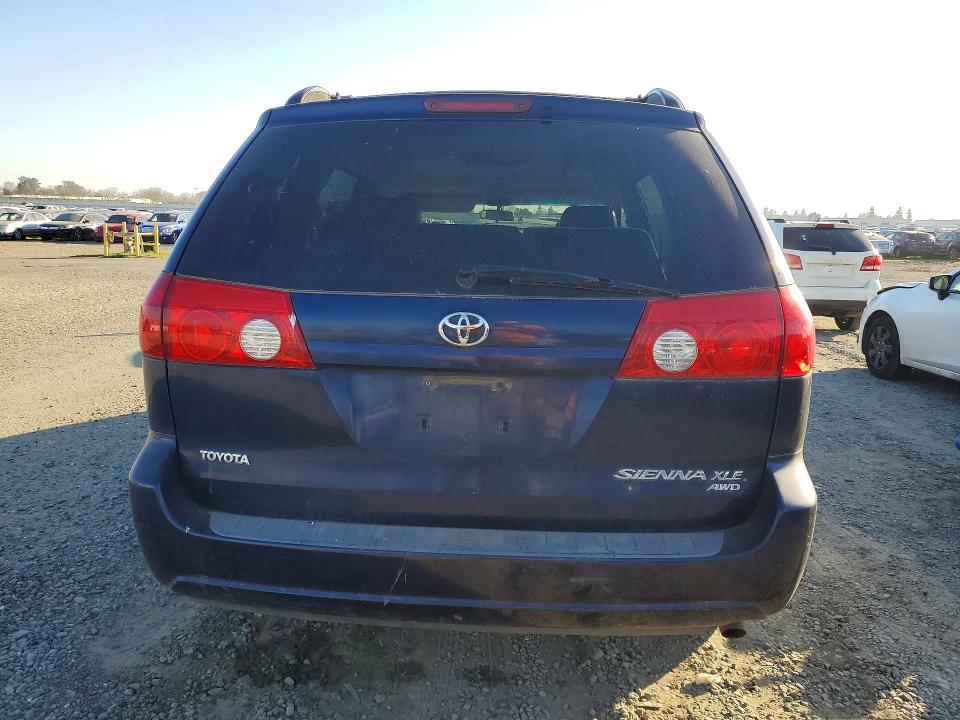 Photo 6 from auction – 2006 TOYOTA SIENNA XLE with VIN 5TDBA22C56S070835