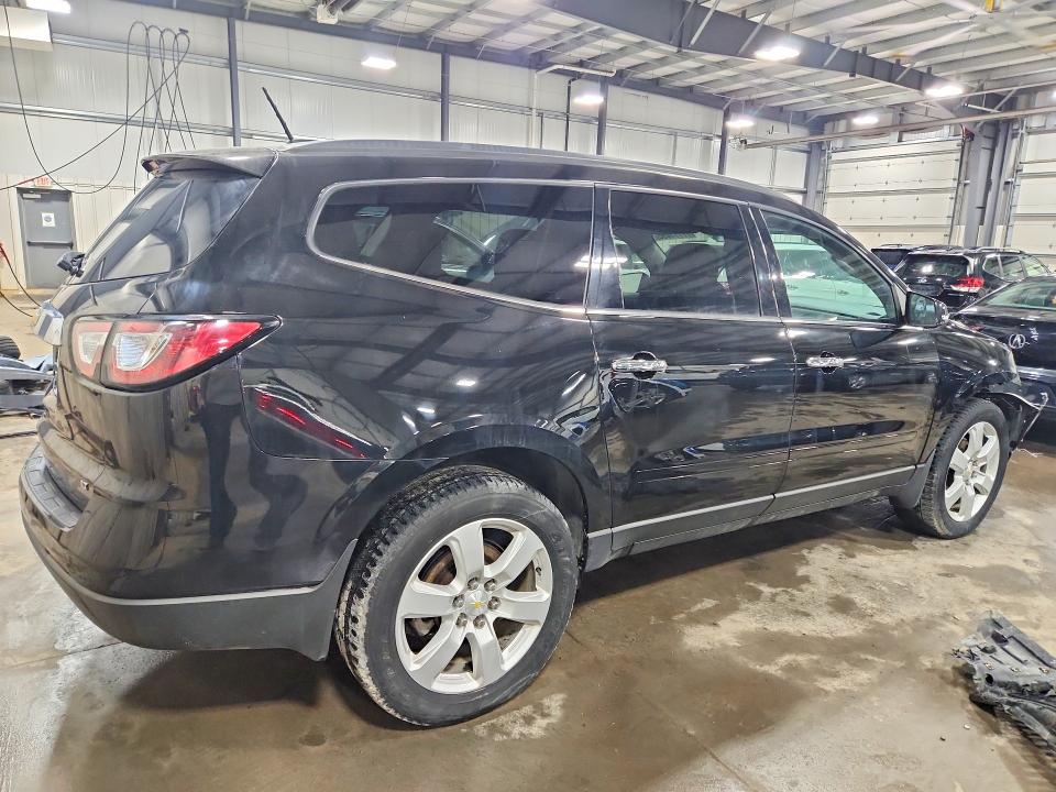 Photo 3 from auction – 2017 CHEVROLET TRAVERSE L with VIN 1GNKVGKD8HJ347110
