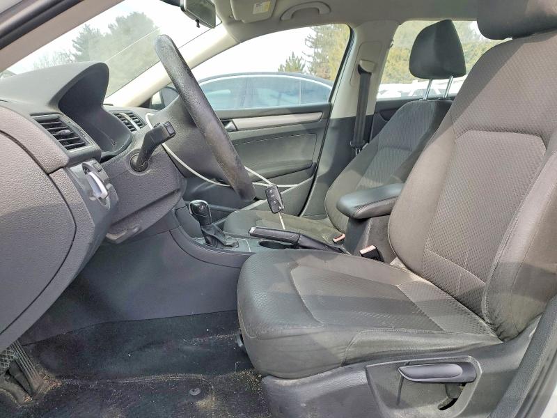 Photo 7 from auction – 2013 VOLKSWAGEN PASSAT with VIN 1VWAP7A36DC065129