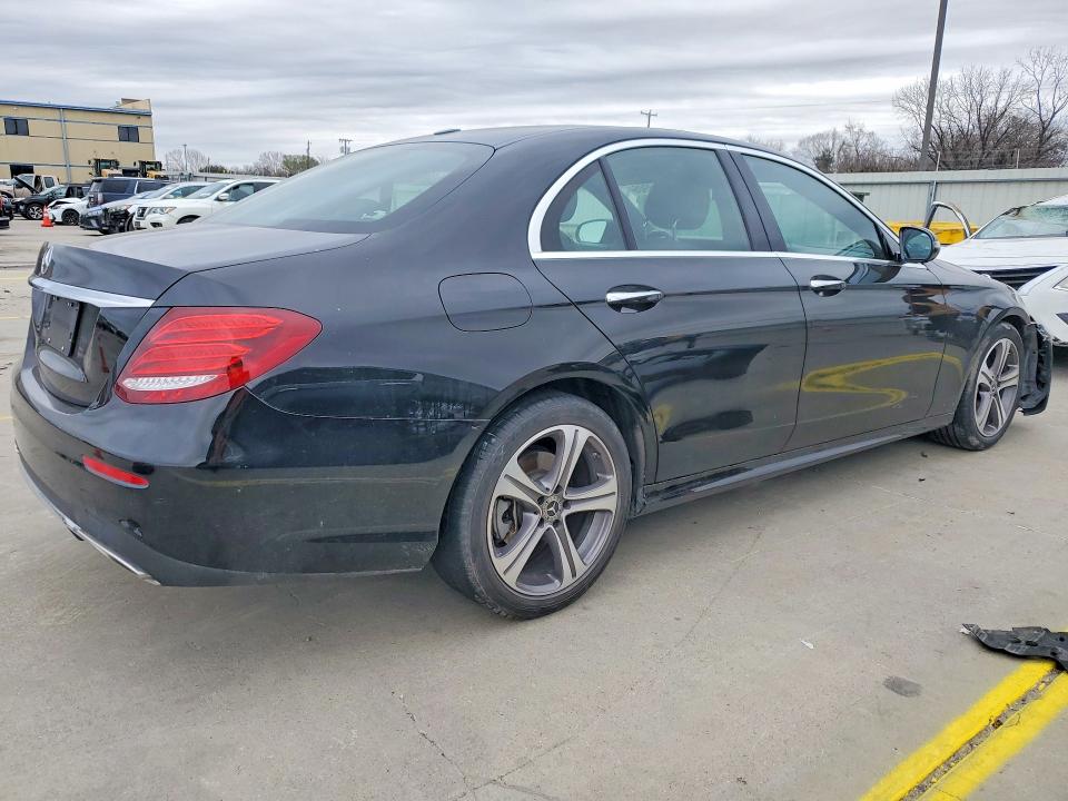 Photo 3 from auction – 2020 MERCEDES-BENZ E with VIN W1KZF8DB6LA816215