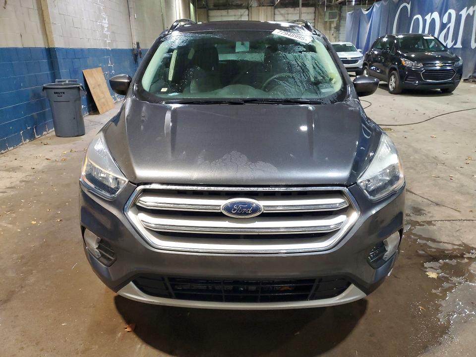 Foto 5 de la subasta – 2018 FORD ESCAPE con VIN 1FMCU9GD6JUC13314