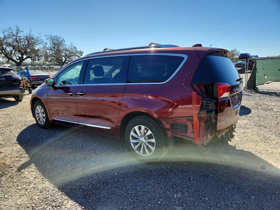 Photo 2 from auction – 2019 CHRYSLER PACIFICA with VIN 2C4RC1BG5KR665421