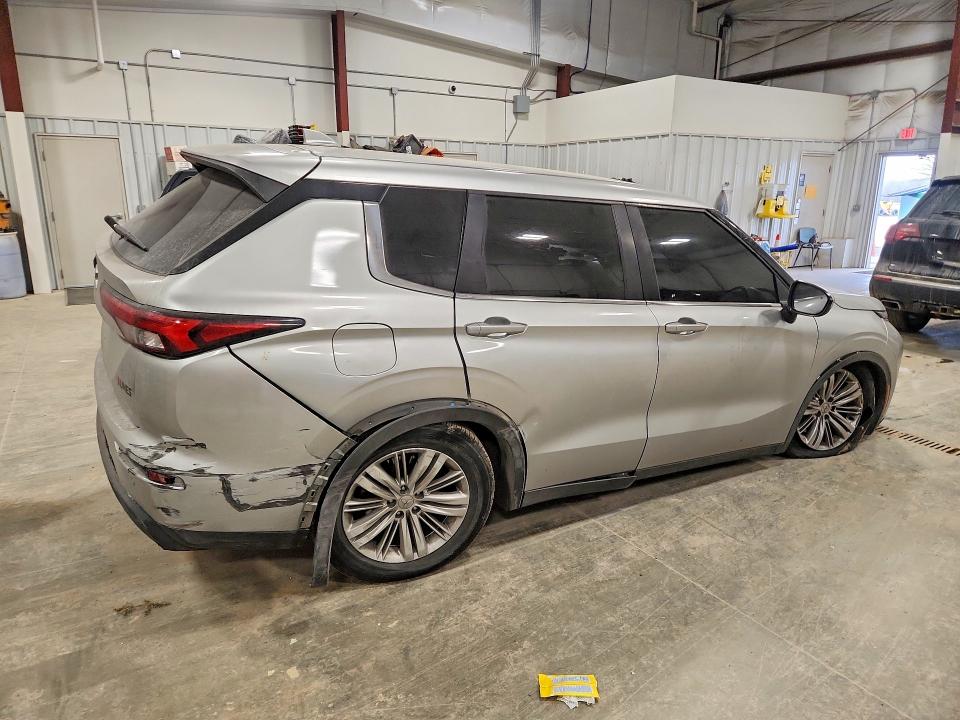Photo 3 from auction – 2022 MITSUBISHI OUTLANDER with VIN JA4J3TA89NZ014901