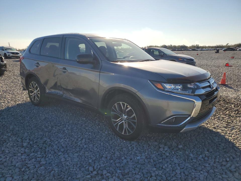 Photo 4 from auction – 2018 MITSUBISHI OUTLANDER with VIN JA4AZ3A36JJ001129