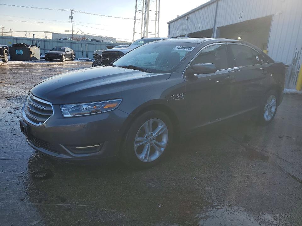 FORD TAURUS 2018 with VIN 1FAHP2E83JG123038 - Photo from auction