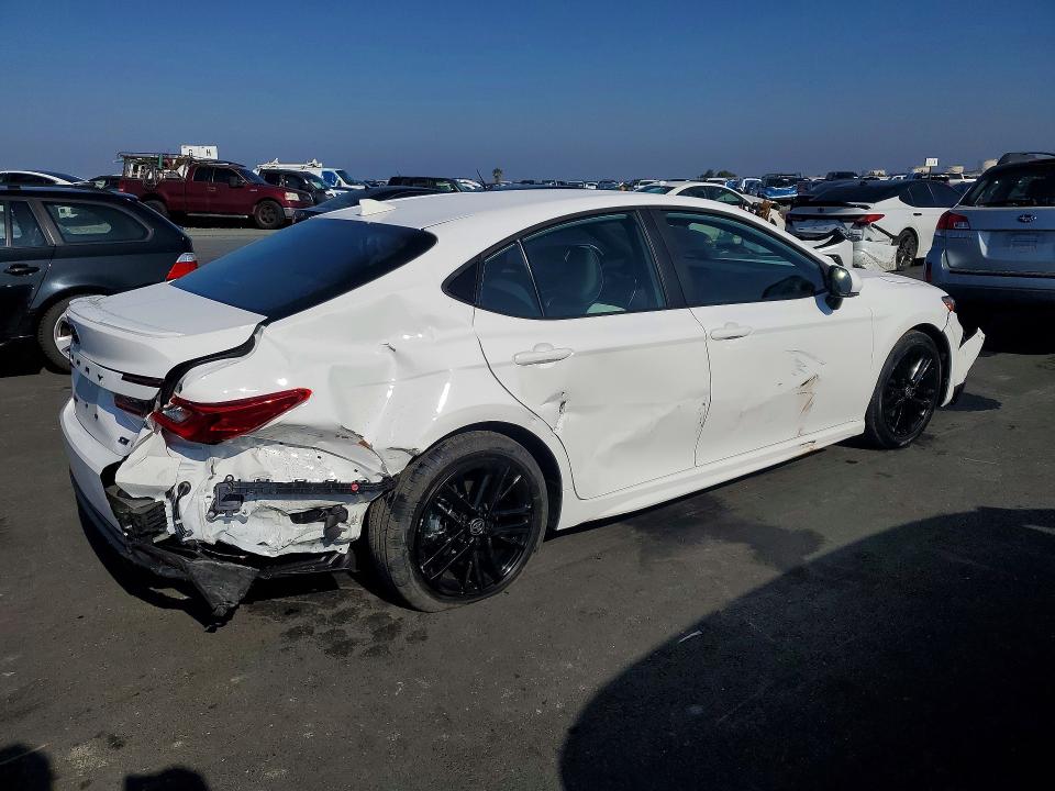 Photo 3 from auction – 2026 TOYOTA CAMRY with VIN 4T1DAACK3TU700265