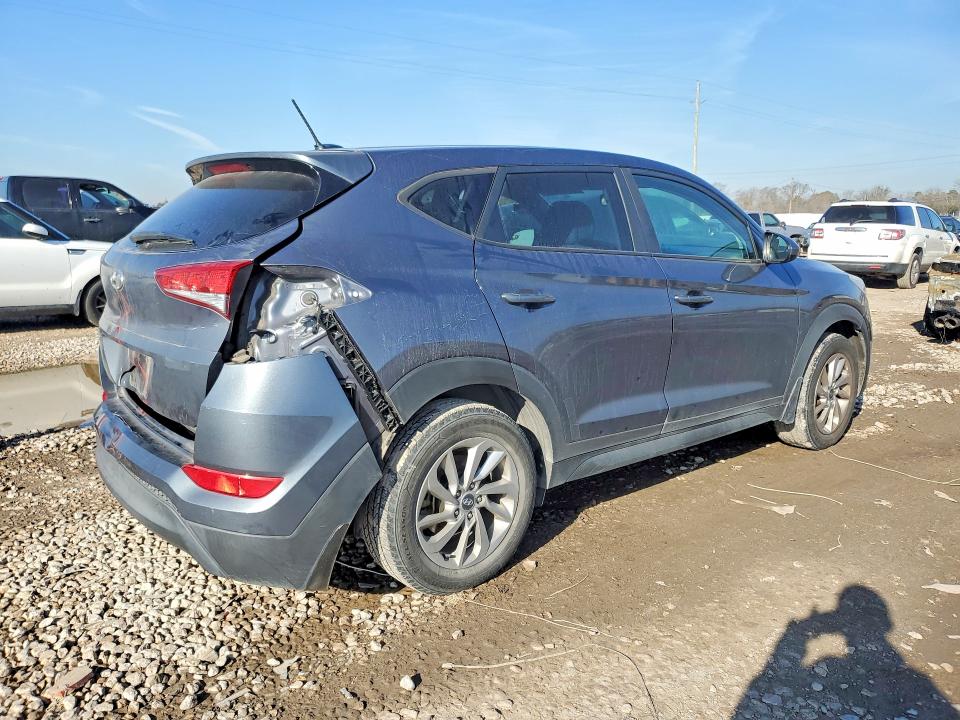 Photo 3 from auction – 2017 HYUNDAI TUCSON with VIN KM8J23A41HU592994