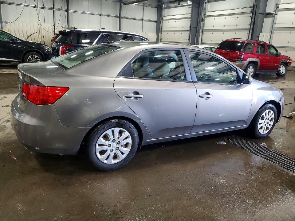 Photo 3 from auction – 2011 KIA FORTE with VIN KNAFU4A27B5401828