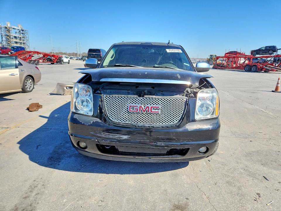 Photo 5 from auction – 2007 GMC YUKON DENA with VIN 1GKFK63897J299361