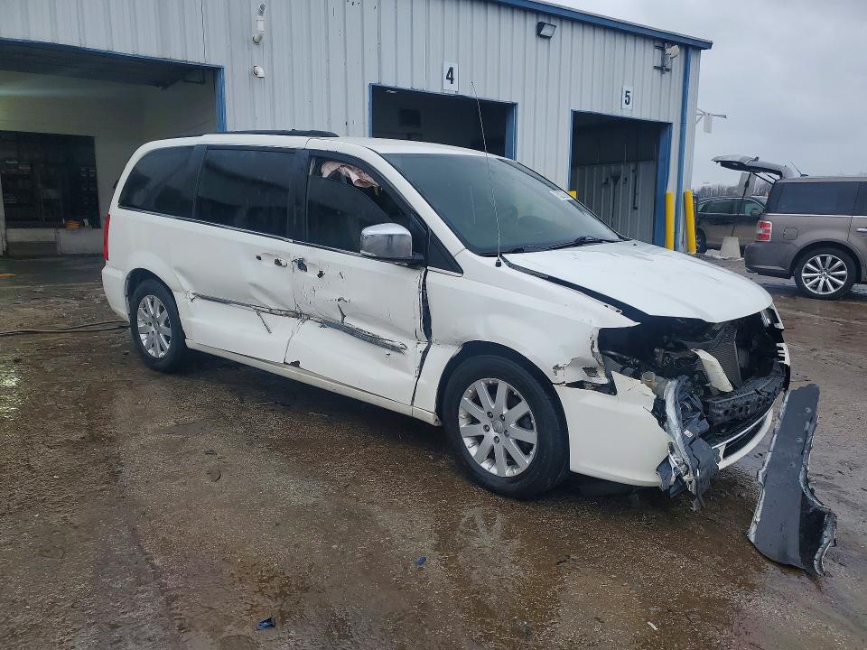 Photo 4 from auction – 2011 CHRYSLER TOWN & COU with VIN 2A4RR8DG5BR614872