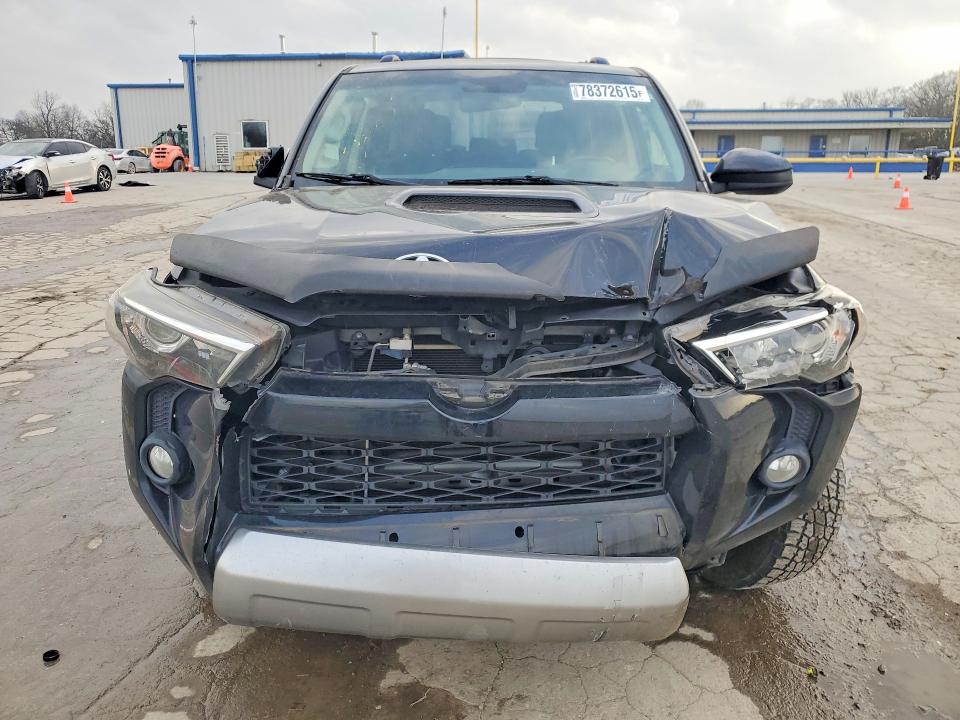 Photo 5 from auction – 2018 TOYOTA 4RUNNER with VIN JTEBU5JR5J5577064