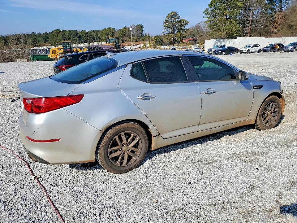 Photo 3 from auction – 2015 KIA OPTIMA with VIN 5XXGM4A71FG399532