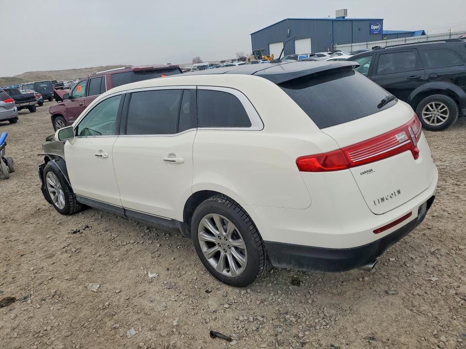 Photo 2 from auction – 2014 LINCOLN MKT with VIN 2LMHJ5AT5EBL51739