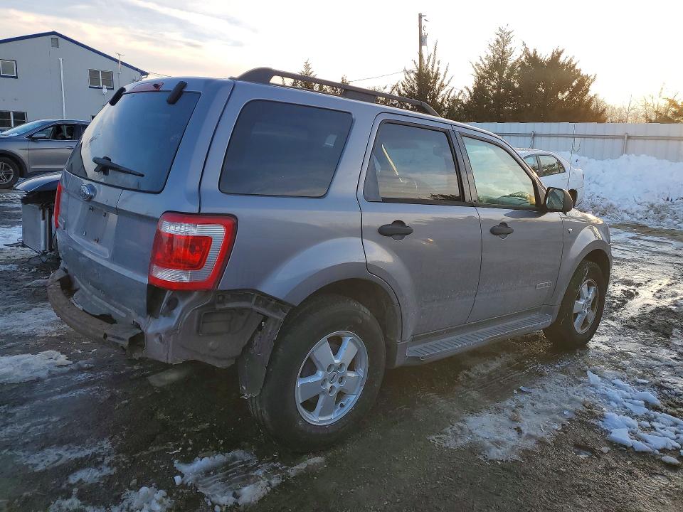 Photo 3 from auction – 2008 FORD ESCAPE with VIN 1FMCU03168KA82656