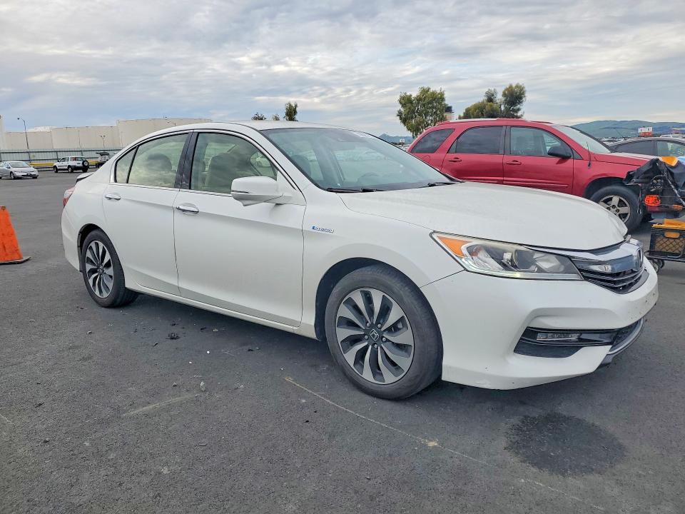 Photo 4 from auction – 2017 HONDA ACCORD with VIN JHMCR6F30HC018126