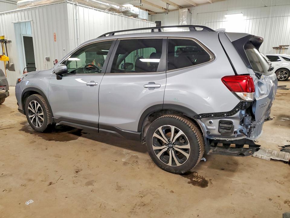 Photo 2 from auction – 2022 SUBARU FORESTER with VIN JF2SKAPC2NH428543