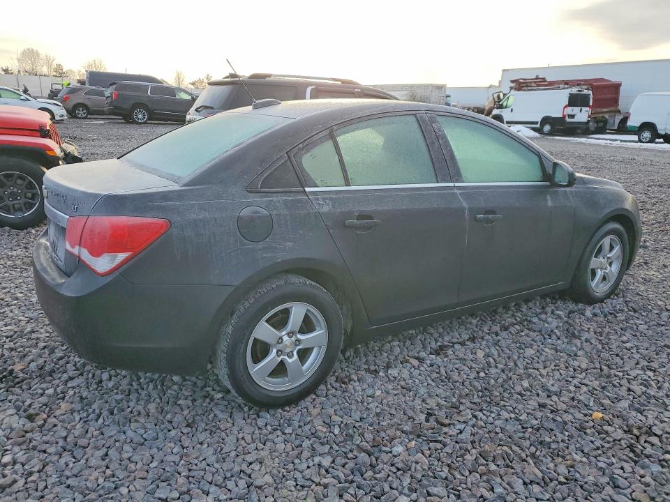 Photo 3 from auction – 2015 CHEVROLET CRUZE with VIN 1G1PC5SB8F7243176